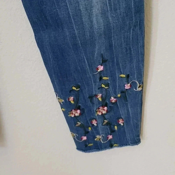 Philosophy Floral Embroidered Skinny Ankle… - Picture 8 of 14